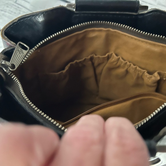 Patricia Nash Rustic Mums Satchel/Crossbody - Picture 7 of 7